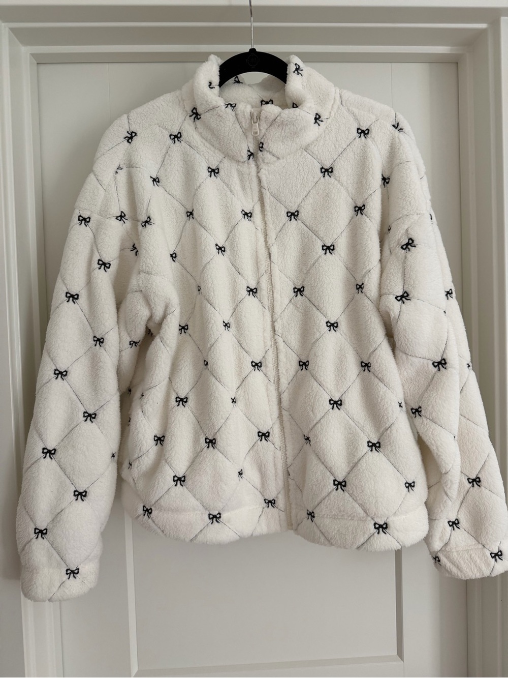 Brand New Women’s Gilly Hicks Fleece Jacket - size L